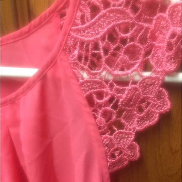 Sheer coral top - Picture 2 of 3